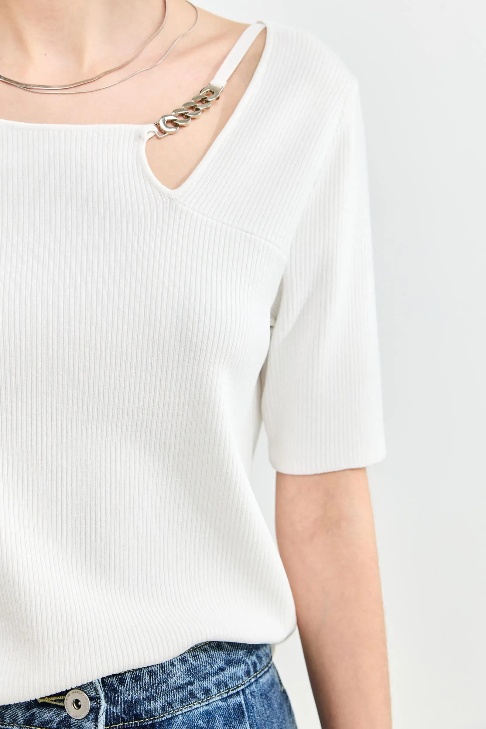 LILY Unique Off-shoulder Knit Sweater