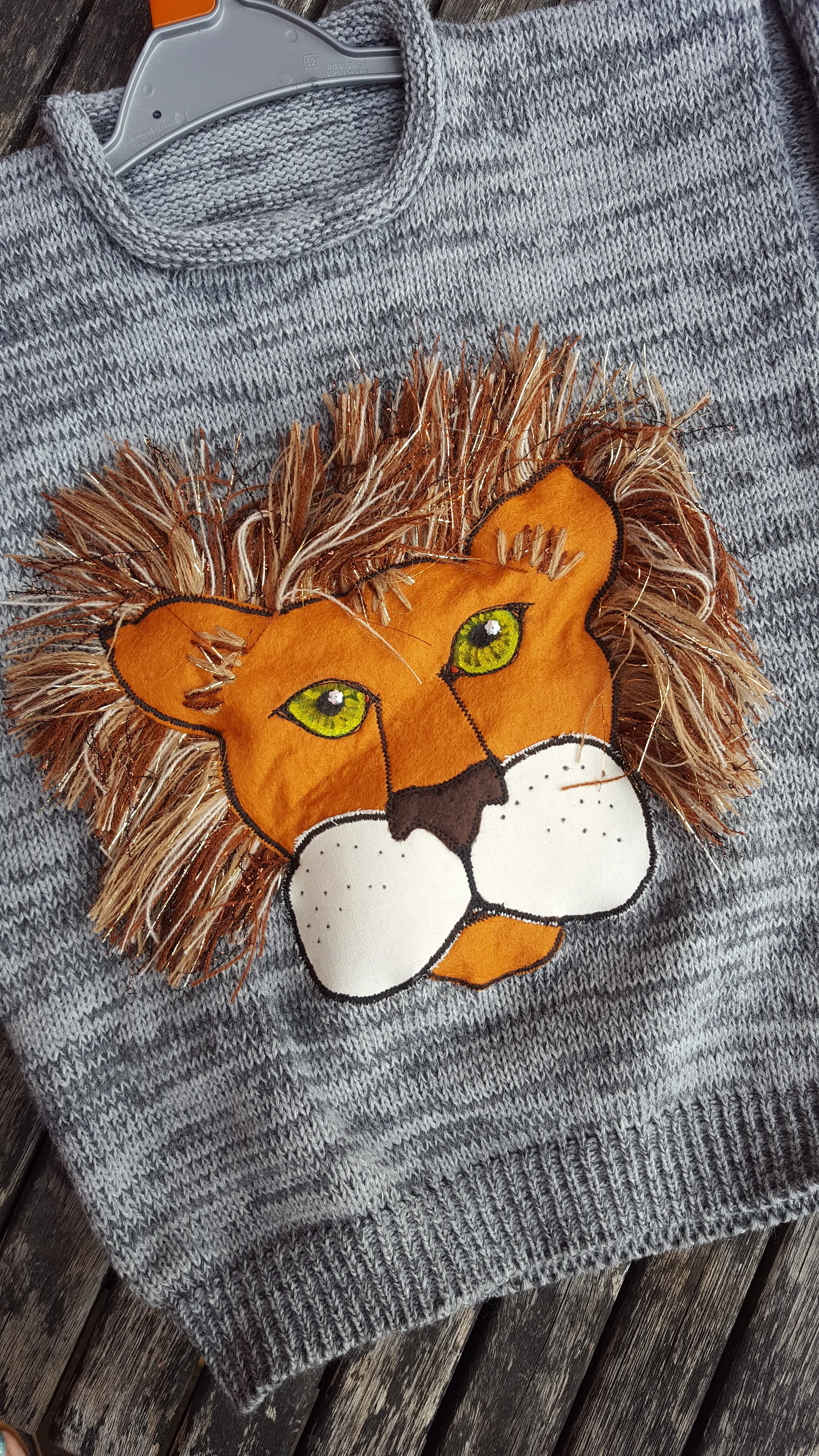 Rory Lion "Roar~y" lion jumper applique child's sweater age 5-6 boy or girl