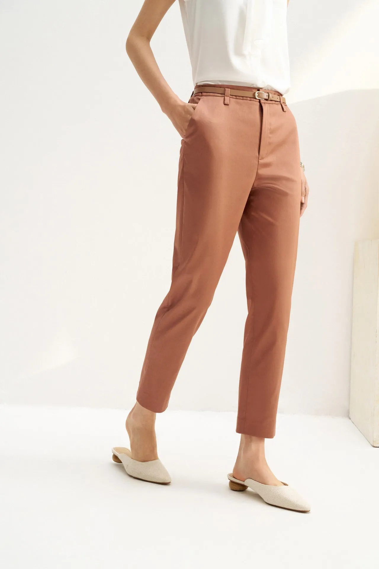 Stretchable Satin Cigarette Cropped Pants with Belt